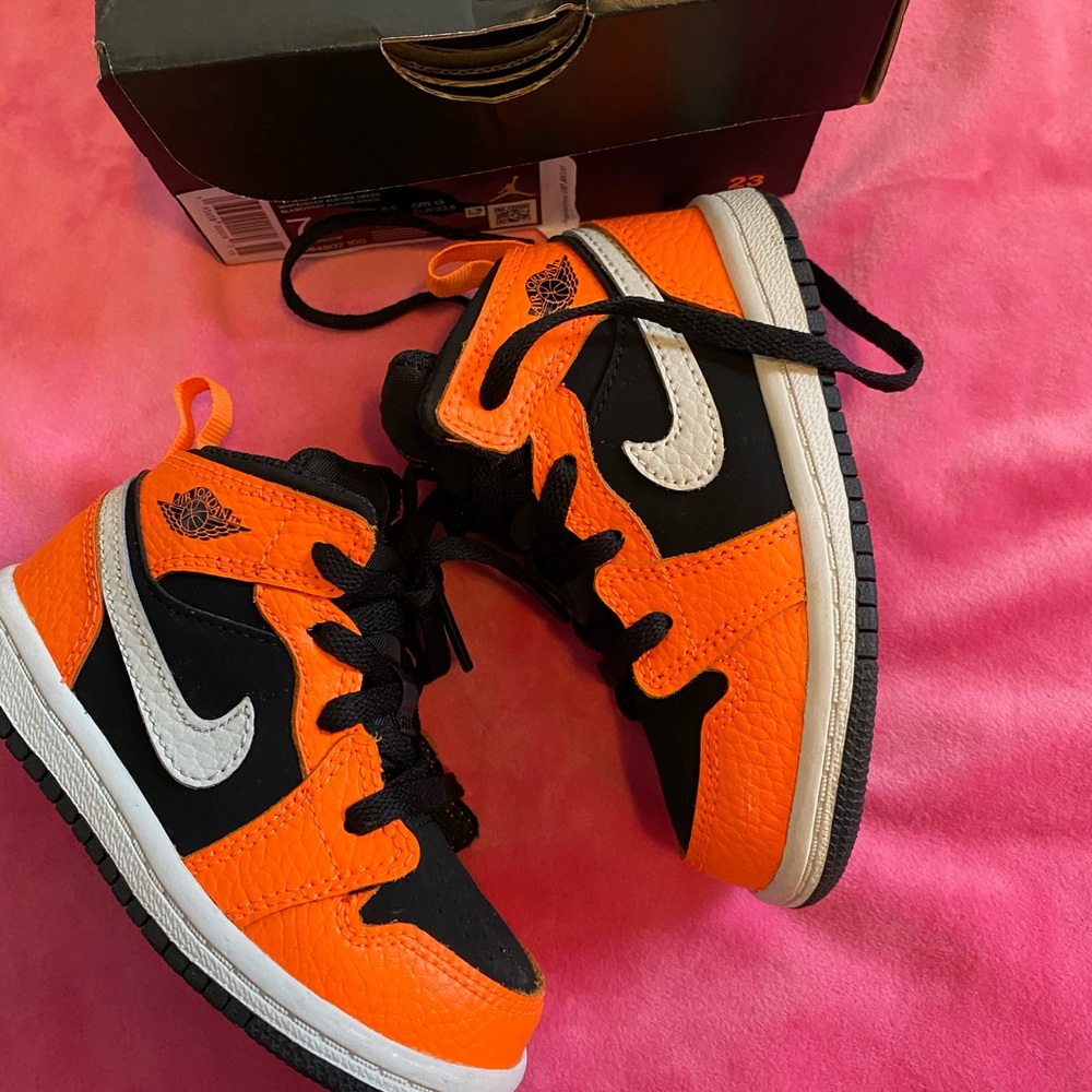 Jordan mid 1